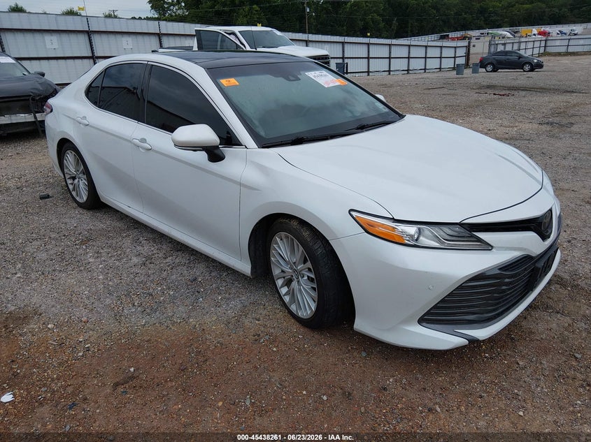 2018 TOYOTA CAMRY XLE V6