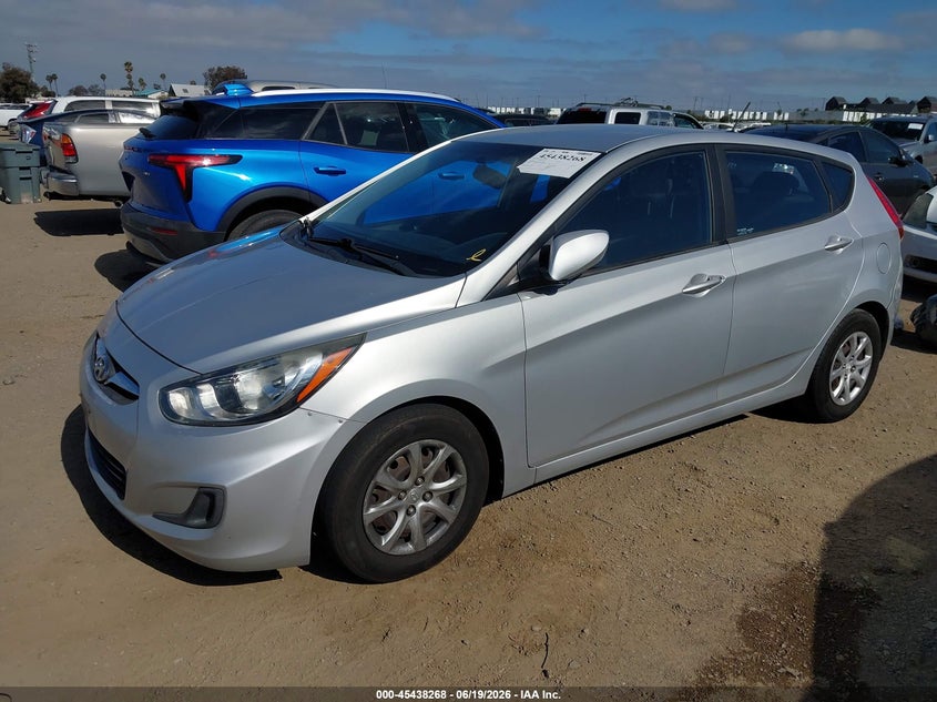 2013 HYUNDAI ACCENT auction photo 2