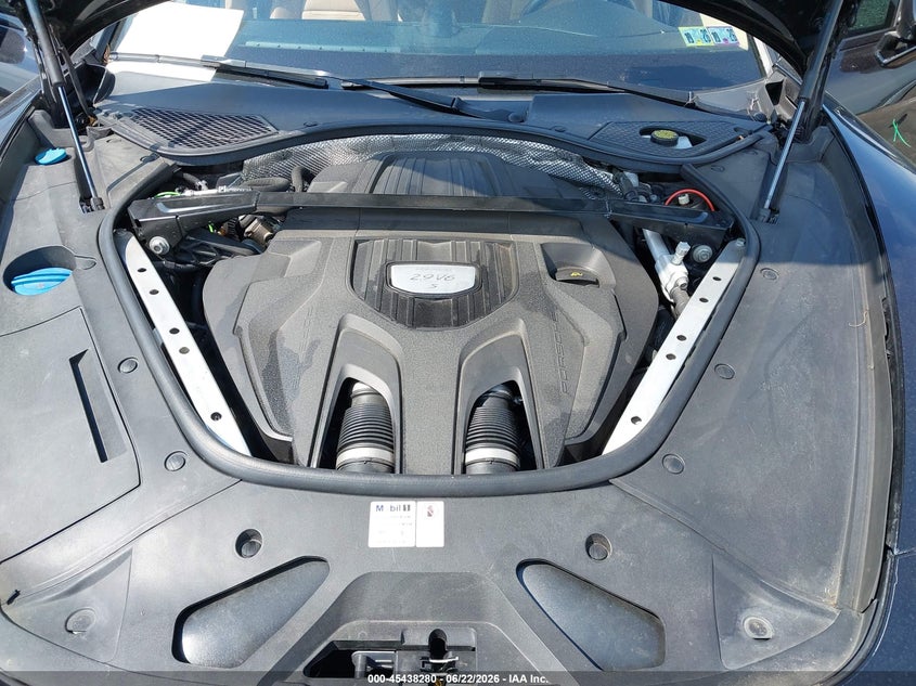 2018 Porsche Panamera 4S VIN: WP0AB2A77JL135644 Lot: 45438280