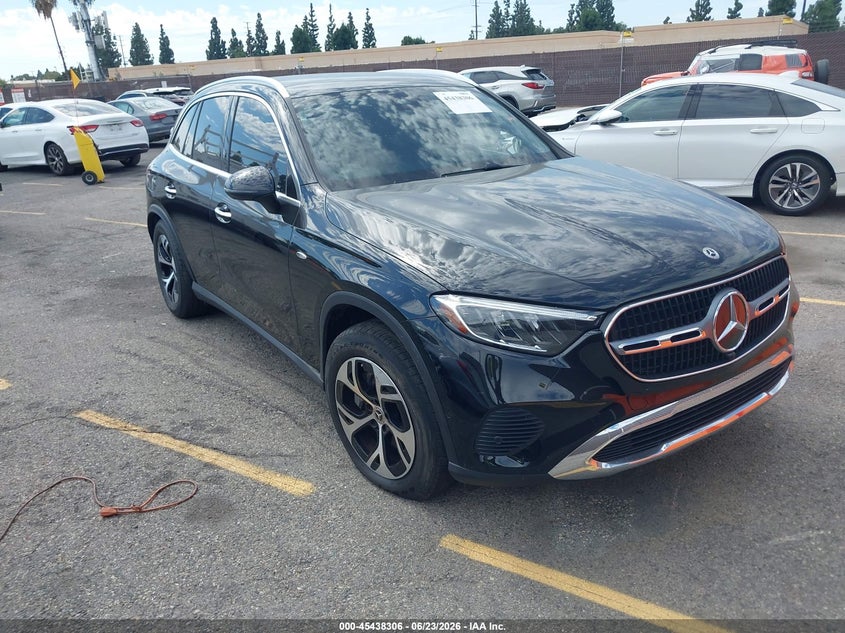 2025 MERCEDES-BENZ GLC 350E 4MATIC — Галерея фотографий