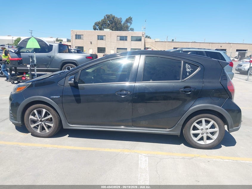 2018 Toyota Prius C One VIN: JTDKDTB38J1615137 Lot: 45438529