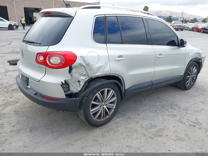 2009 VOLKSWAGEN TIGUAN auction photo 6