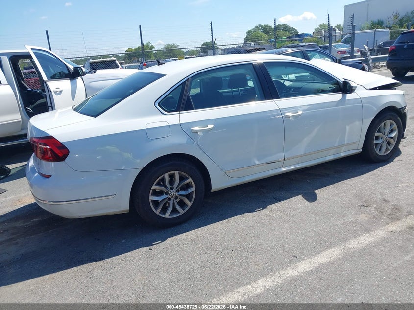 2017 VOLKSWAGEN PASSAT auction photo 4