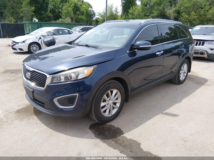 2016 KIA SORENTO auction photo 2