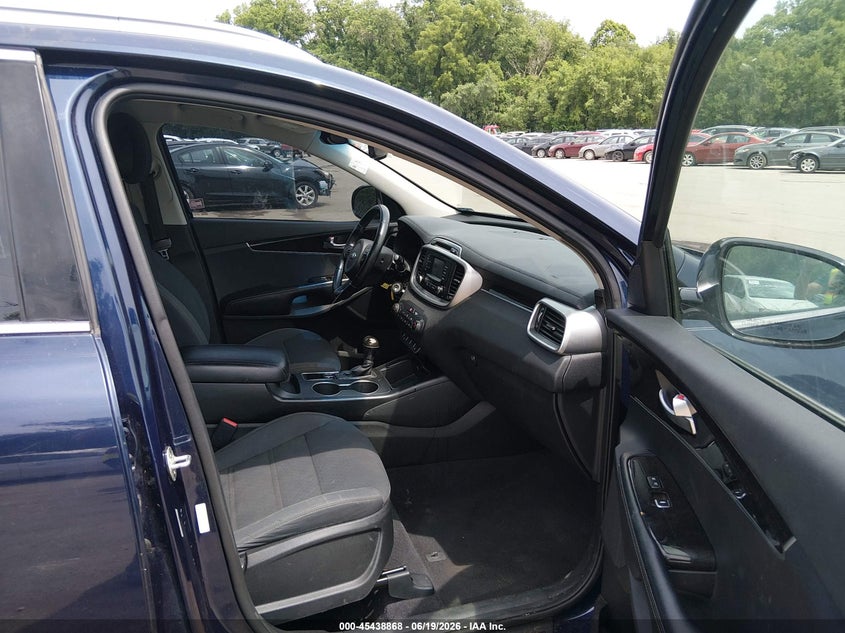 2016 KIA SORENTO auction photo 5