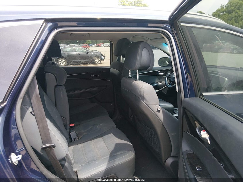 2016 KIA SORENTO auction photo 8