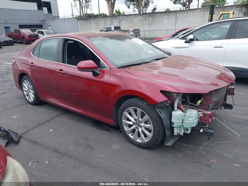 TOYOTA CAMRY LE 2018