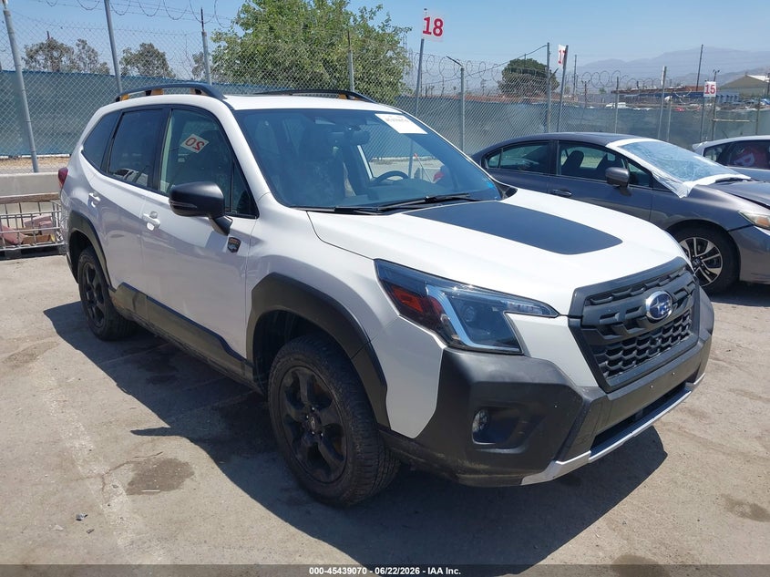 Vin: jf2skamcxnh528975, lot: 45937170, subaru forester wilderness 2022 img_1