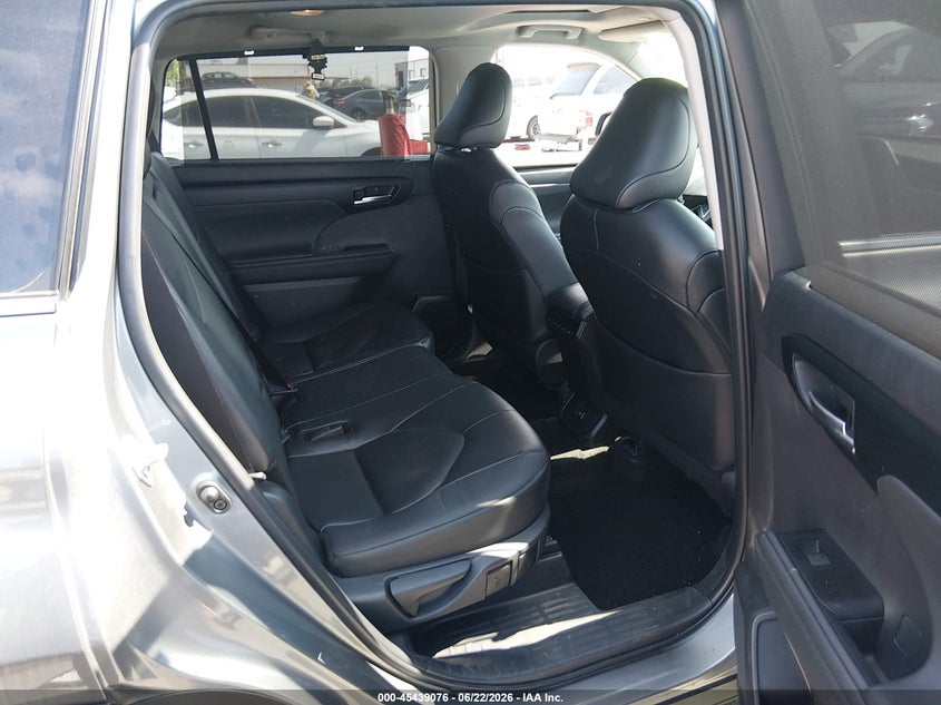 2026 TOYOTA HIGHLANDER auction photo 8