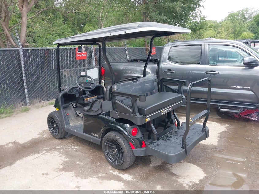 2023 EZGO VALOR auction photo 3