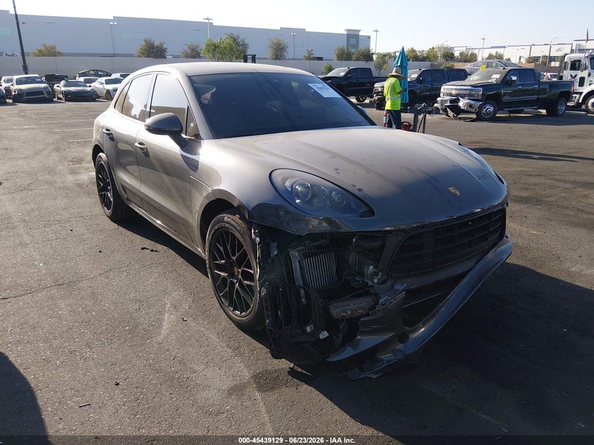 2018 Porsche Macan Gts VIN: WP1AG2A59JLB63590 Lot: 45439129