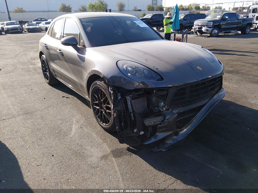 2018 Porsche Macan Gts VIN: WP1AG2A59JLB63590 Lot: 45439129