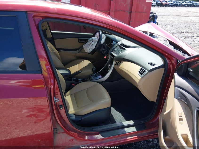 2013 HYUNDAI ELANTRA auction photo 5