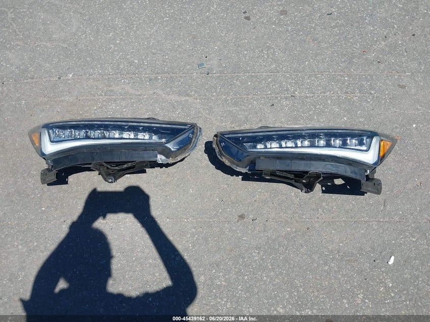 2020 Acura Ilx Standard VIN: 19UDE2F3XLA008137 Lot: 45439162