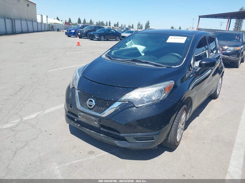 2018 Nissan Versa Note S 3N1CE2CP6JL357449 photo 1
