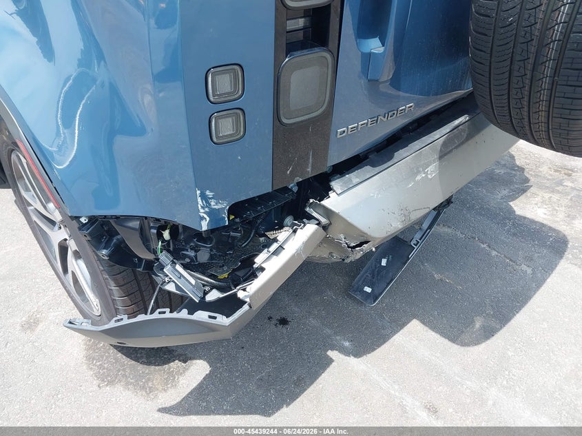 2026 Land Rover Defender P300 S VIN: SALEJ7EX1T2614901 Lot: 45439244