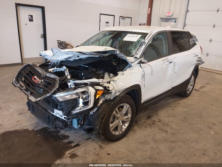 2024 GMC TERRAIN auction photo 2