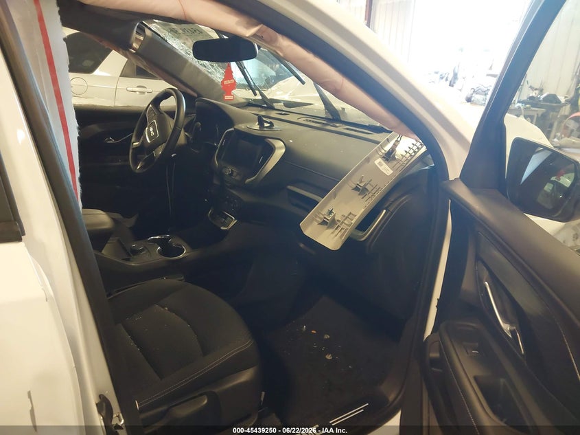 2024 GMC TERRAIN auction photo 5