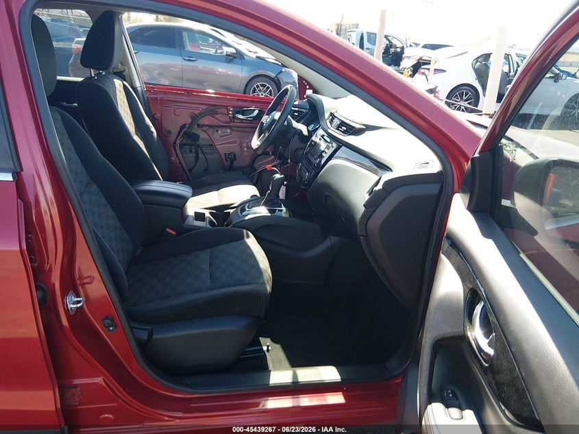 2017 NISSAN ROGUE SPORT auction photo 5