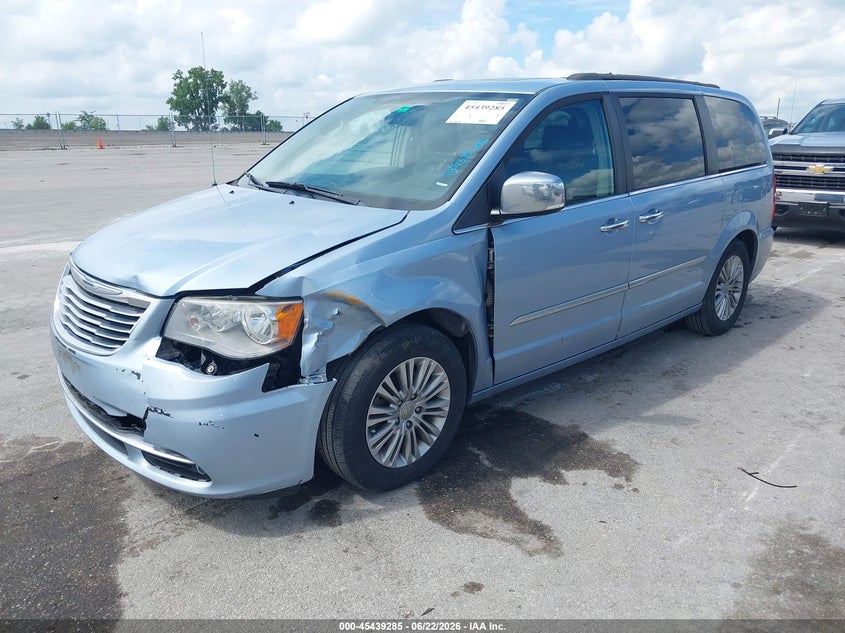 2016 Chrysler Town & Country Touring-L Anniversary Edition 2C4RC1CG2GR190753 photo 1