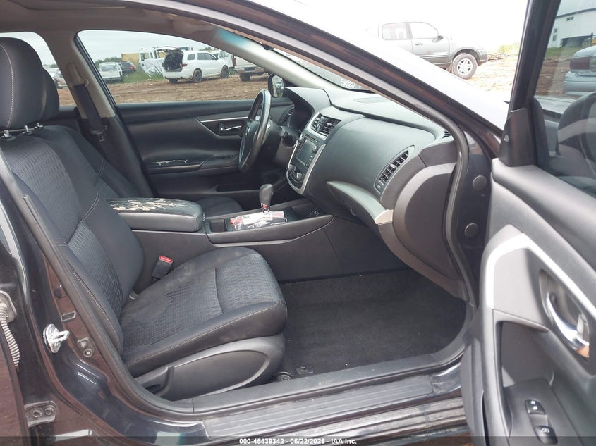 2017 NISSAN ALTIMA auction photo 5