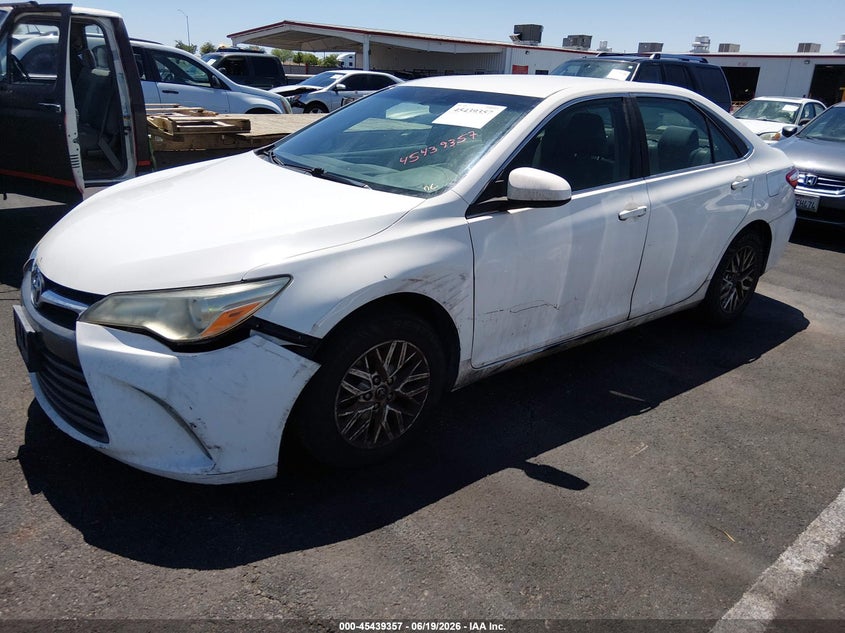 2016 Toyota Camry Le 4T1BF1FK0GU228374 photo 1