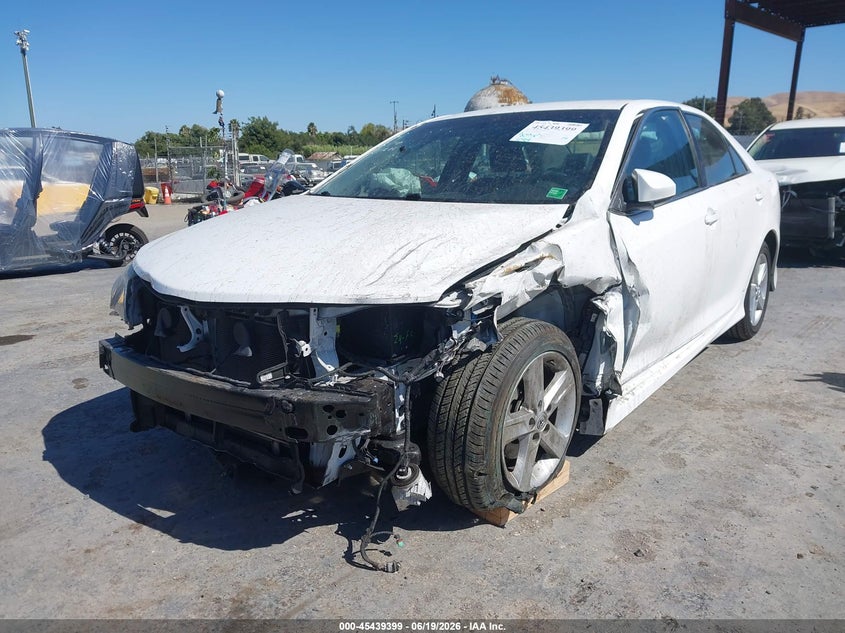 2014 TOYOTA CAMRY auction photo 6