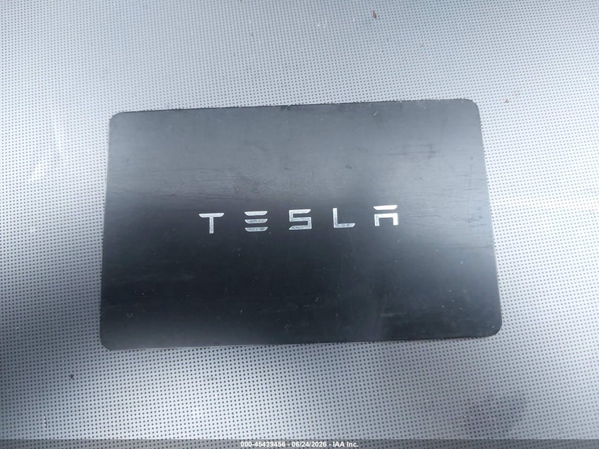 TESLA MODEL 3 - zdjęcie 10