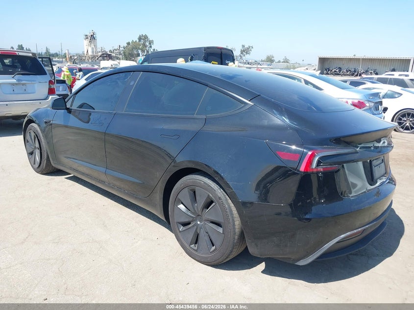 TESLA MODEL 3 - zdjęcie 3
