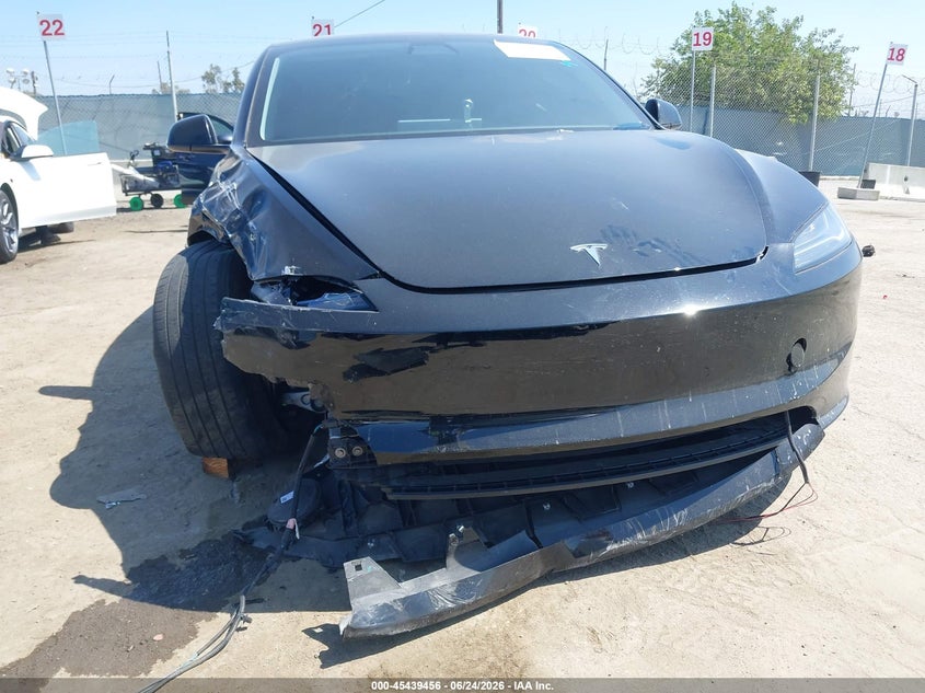 TESLA MODEL 3 - zdjęcie 6
