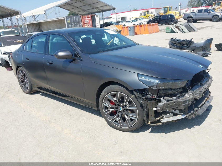 Vin: wba63fj07tcv77045, lot: 45937634, bmw 540i xdrive 2026 img_1