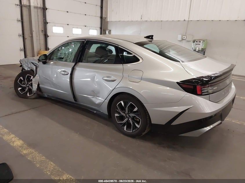 2024 HYUNDAI SONATA auction photo 3