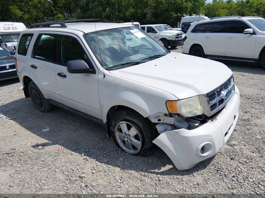 Vin: 1fmcu0c73bkb70169, lot: 45937687, ford escape xls 2011 img_1