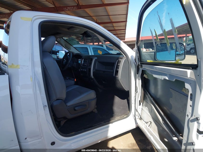 2017 RAM 1500 auction photo 5