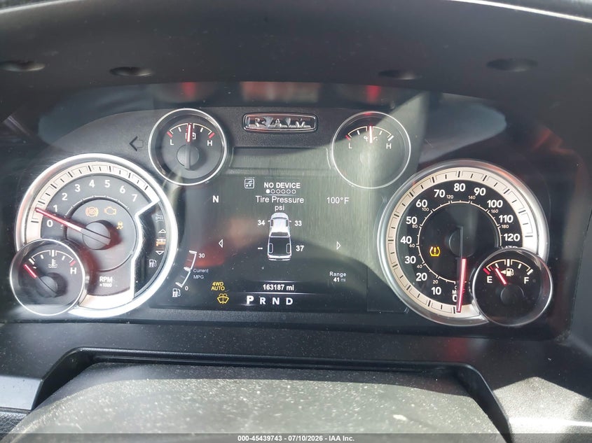 2017 RAM 1500 auction photo 7