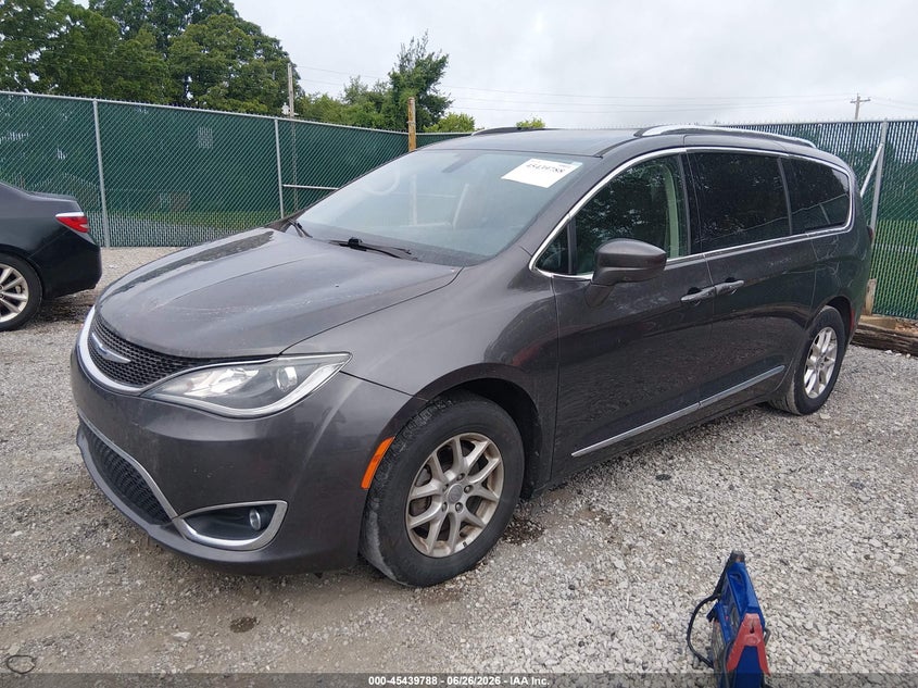 Vin: 2c4rc1bg2lr127907, lot: 45937897, chrysler pacifica touring l 20202