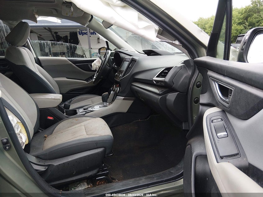 2019 SUBARU FORESTER auction photo 5