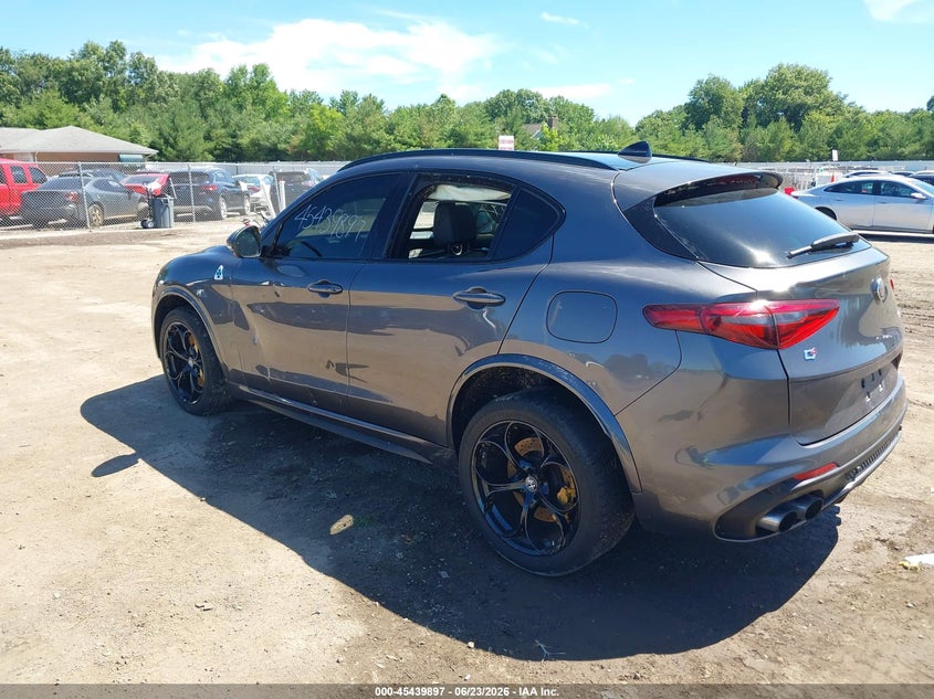 2018 ALFA ROMEO STELVIO auction photo 3