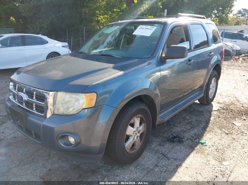 2010 FORD ESCAPE auction photo 2