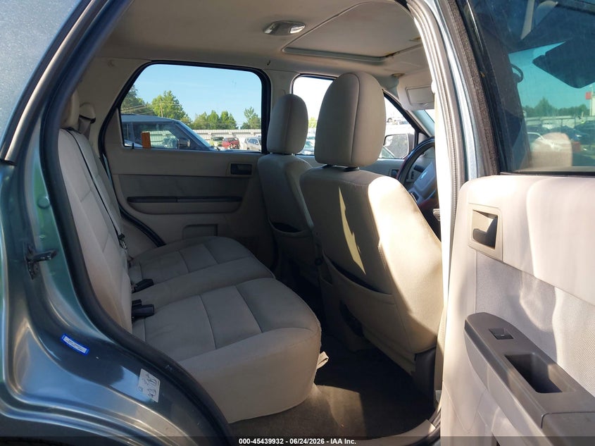 2010 FORD ESCAPE auction photo 8