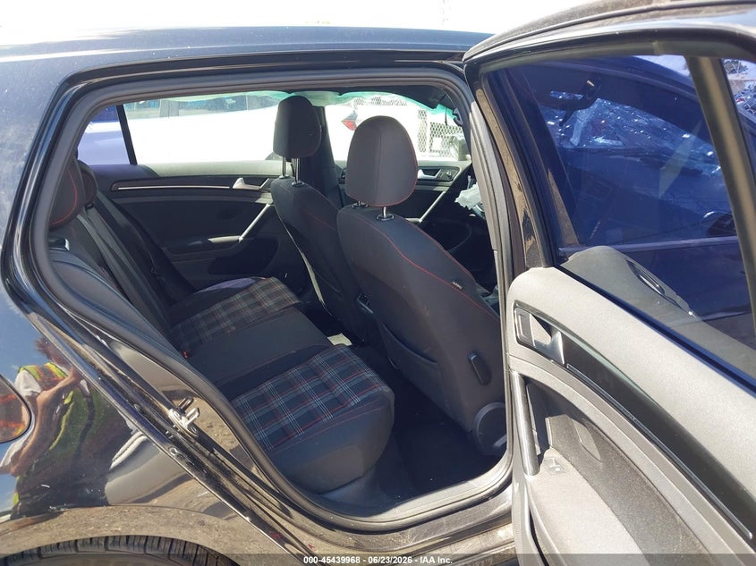 2017 VOLKSWAGEN GOLF GTI auction photo 8