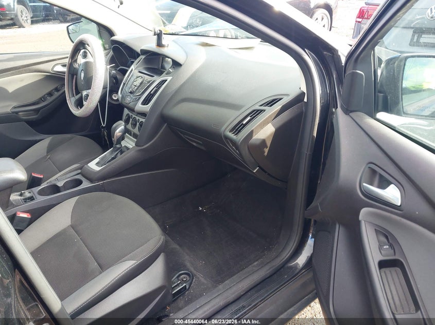 2014 FORD FOCUS auction photo 5