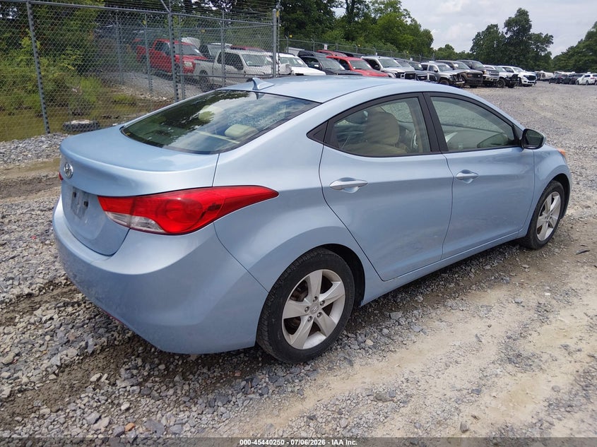 2012 HYUNDAI ELANTRA auction photo 4