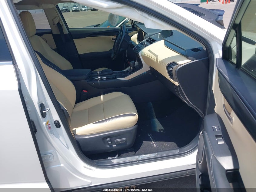 AtlanticExpress - Lexus NX 200t