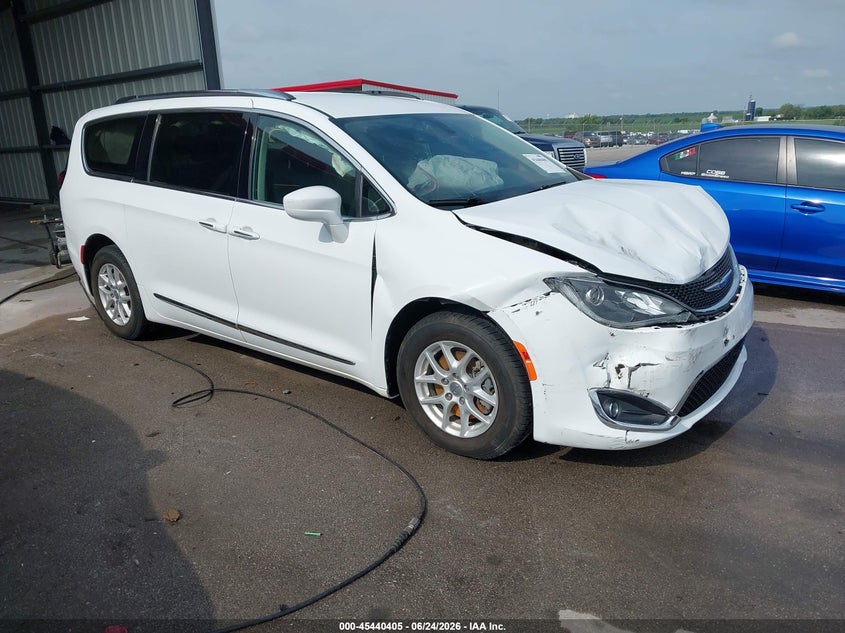Vin: 2c4rc1bg9lr128200, lot: 45938514, chrysler pacifica touring l 2020 img_1