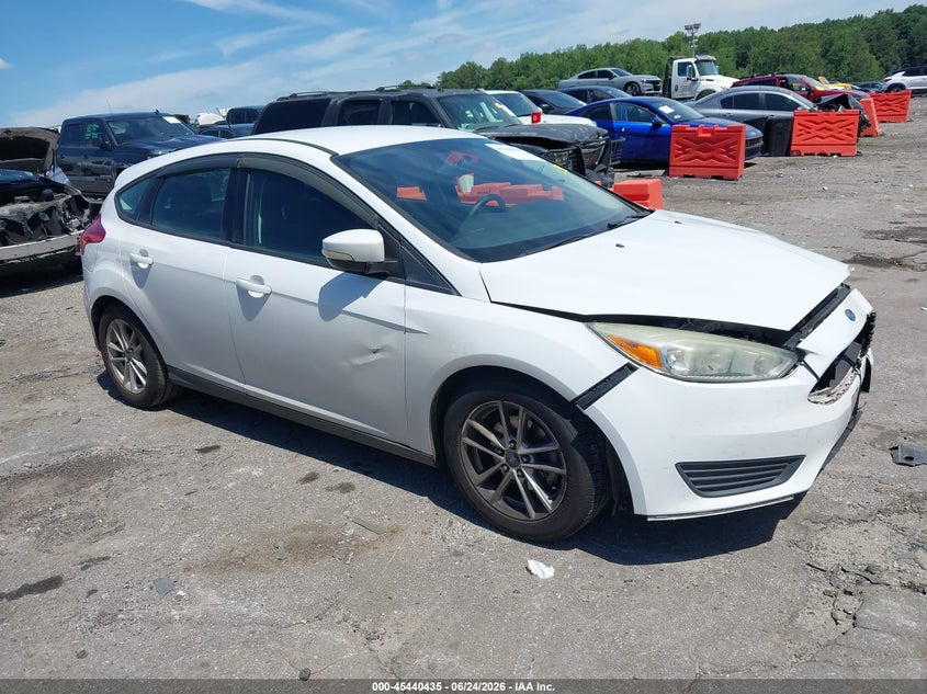 Vin: 1fadp3k23fl223434, lot: 45938544, ford focus se 2015 img_1