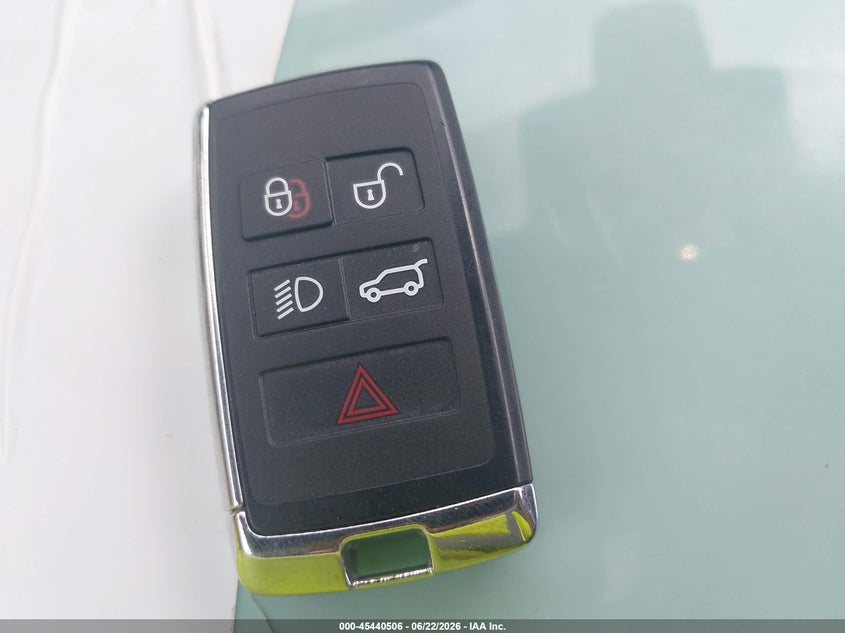 2025 Land Rover Range Rover Velar P250 Dynamic Se VIN: SALYL2EXXSA808552 Lot: 45440506