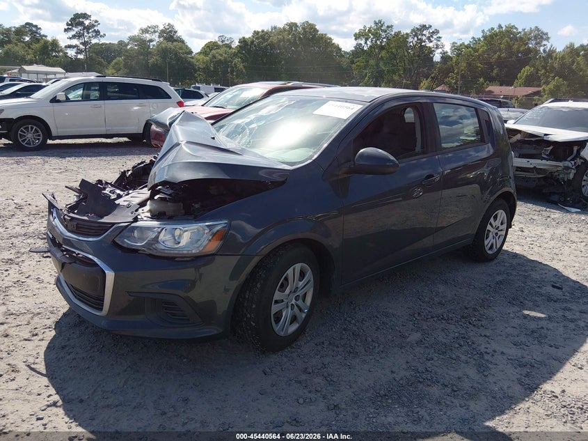 2020 CHEVROLET SONIC auction photo 2