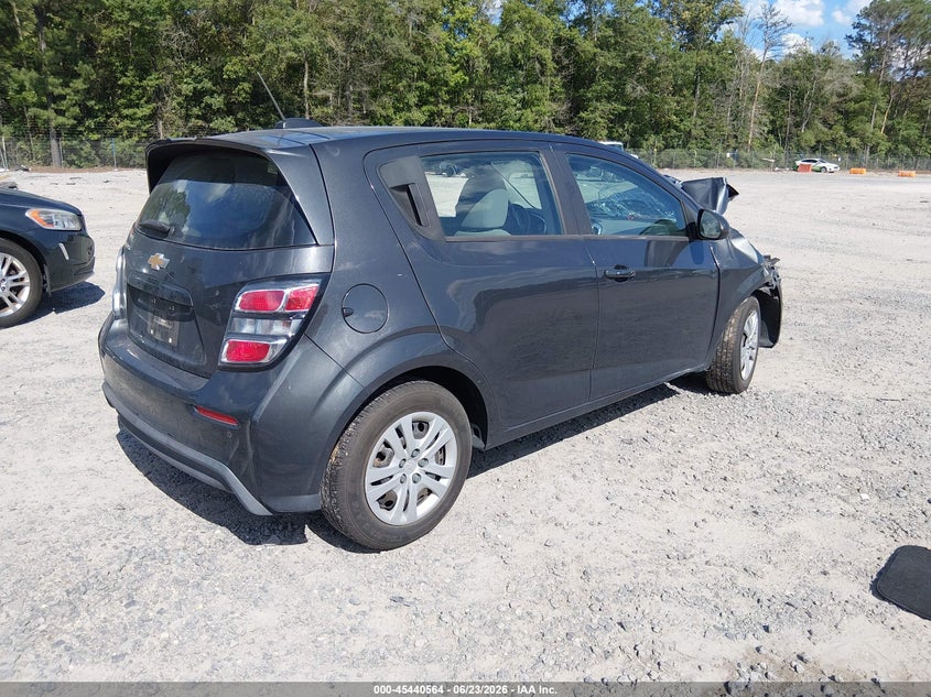2020 CHEVROLET SONIC auction photo 4