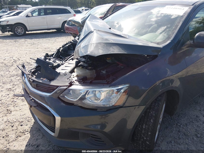 2020 CHEVROLET SONIC auction photo 6